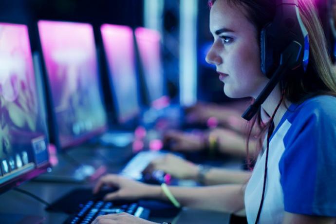 Why are the majority of women uninterested in video games? What is different about women gamers and other women that makes them like video games?
