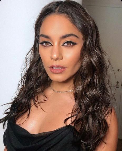 Do you think actress Vanessa Hudgens is pretty?