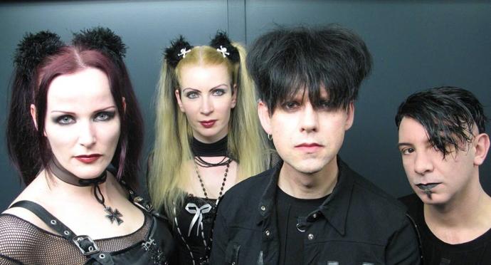 What do you think about goth girls?