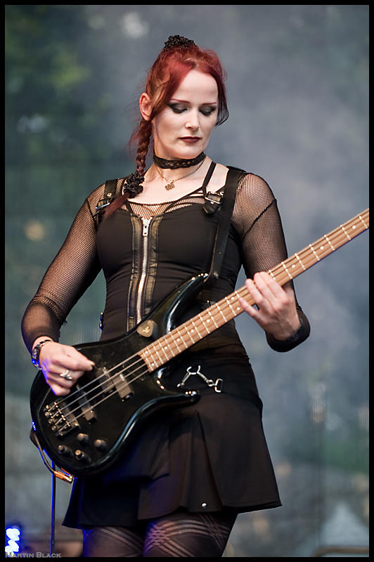 What do you think about goth girls?
