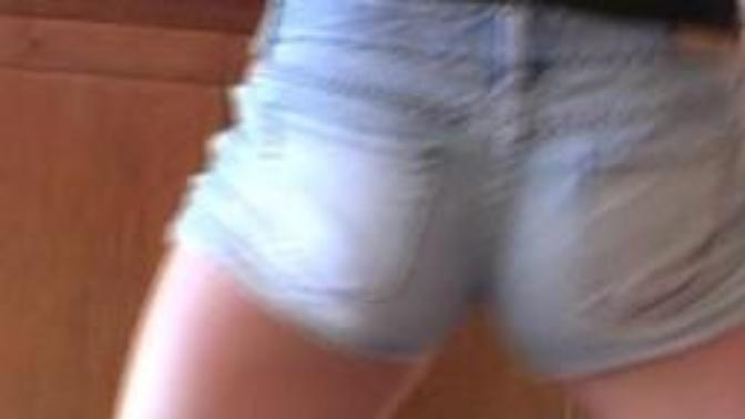Guys, do you love your ladies wearing short shorts?
