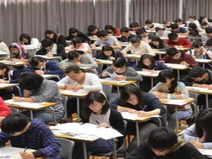 Have you ever been in a classroom that was very crowded and how did you feel about it?