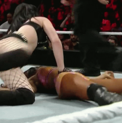 CREDITS: WWE: Paige And Alicia... Paige Is The One Mounted...