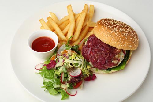 Which countrys food do you like best and why?