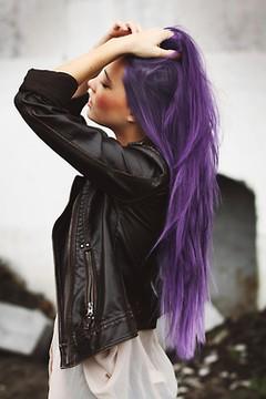 What colours go well with purple hair colour?