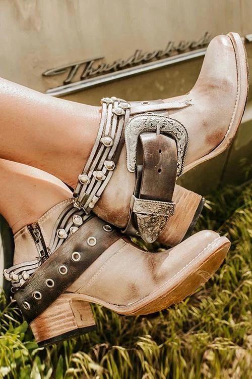 Which chained boots you like the most ?