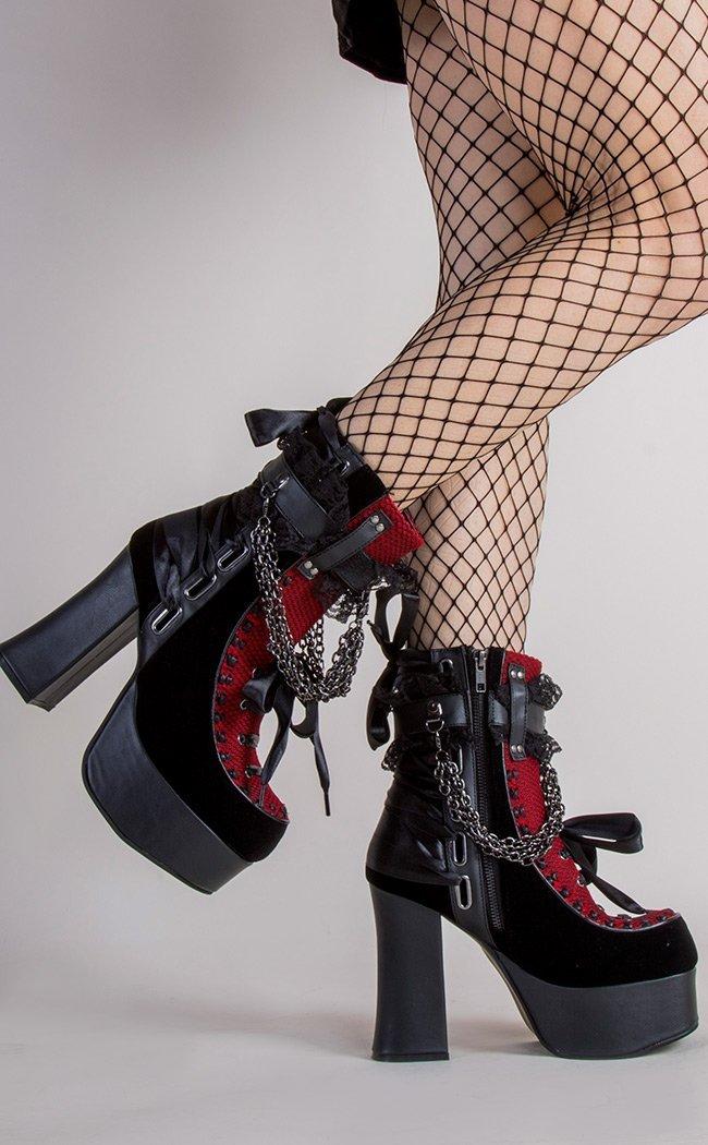 Which chained boots you like the most ?