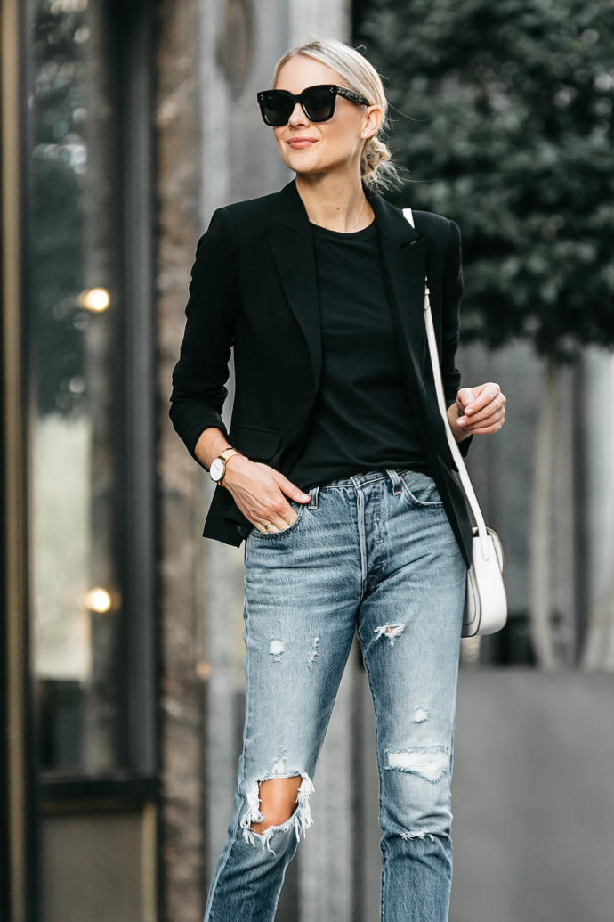 Guys, What do you think of girls that wear ripped jeans?