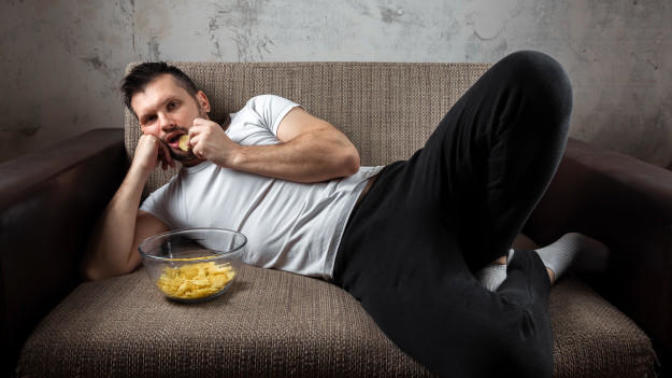 When you are in a relationship, why do some guys think it’s ok for them to look like a slob when you visit their house by wearing sweat pants, messy look, etc.?