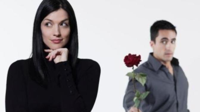 Does playing hard to get really raise your value?