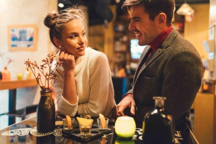 Should men ALWAYS make the first move?