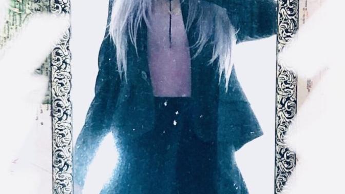 Pairing “medium grey jacket black skirt grey nylons black shoes pink shirt” pair OK or NO?