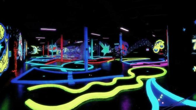 Is mini-golfing a good first date idea?