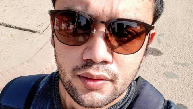 Is clean shave suitable for me or little bit facial hair?