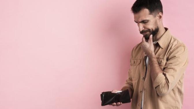 Can a man make a woman happy without money?