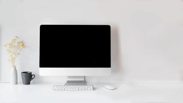 How would you feel if the person you met through online dating had no social media presence?