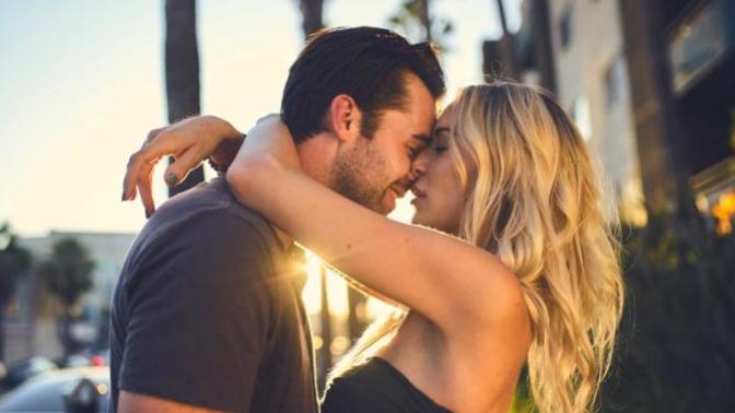 What is the difference between hookups, flings, and casual dates?