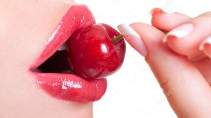 What are natural foods and drinks to spice up the relationship?