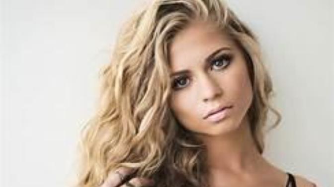 Guys, Straight, wavy or curly? What type of hair do you prefer on girls?