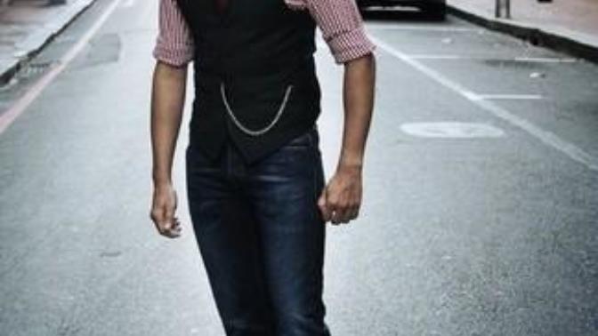 What Shirt/Tie Combination would work with this?