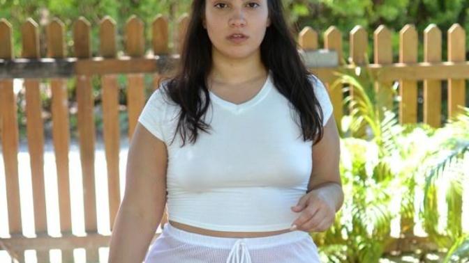 Guys, would you date a girl thats thick/chubby?