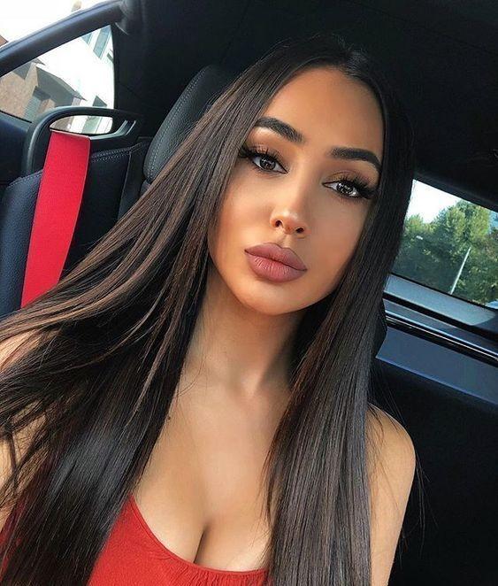 Guys, which makeup look do you prefer on girls?