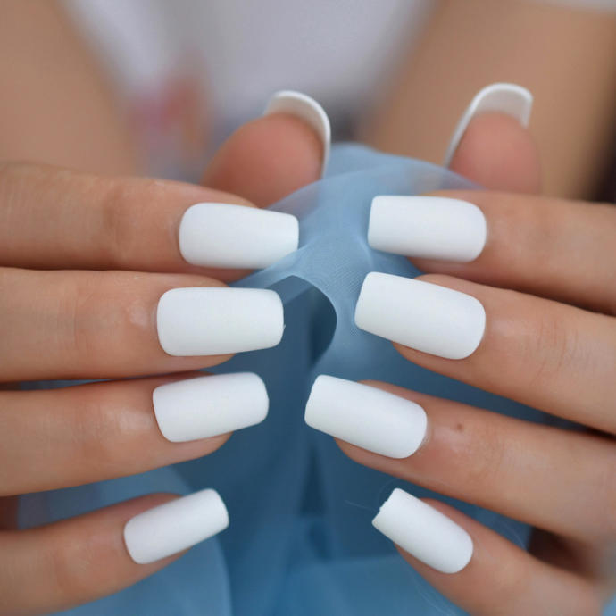 Guys, what is your favorite nail color on women?