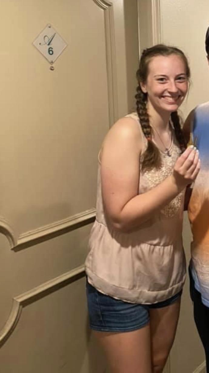This is the girl who said the brown haired girl was “not pretty” and this girl is currently dating brown haired girls ex