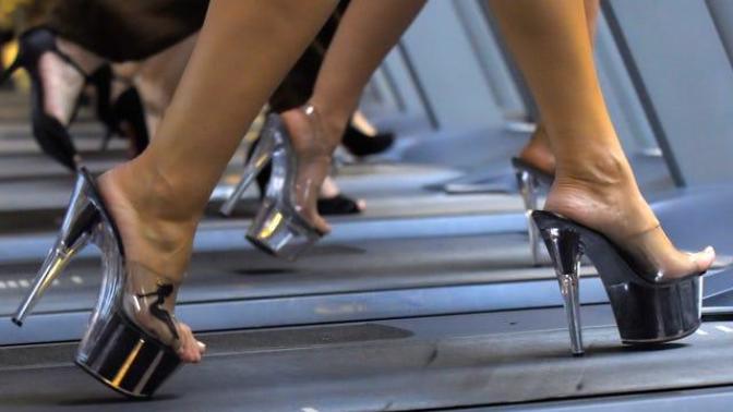 Does wearing high heels pose a major health risk to women?