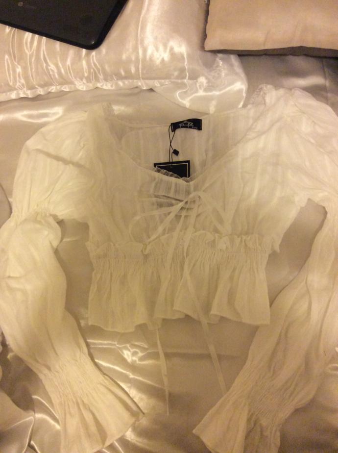 Crop top with fancy sleeves