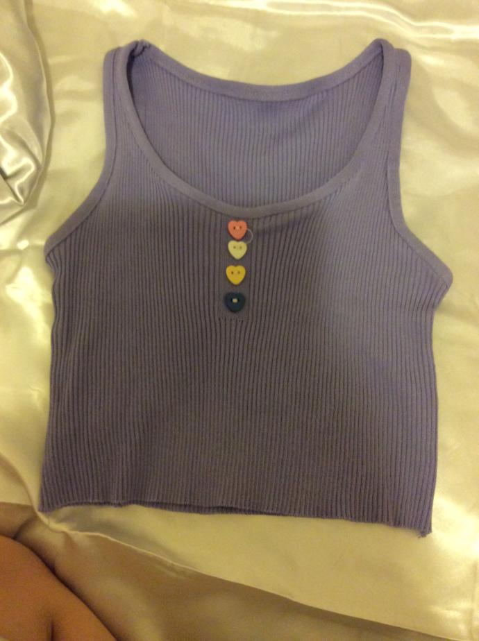 Cropped tank top with hearts