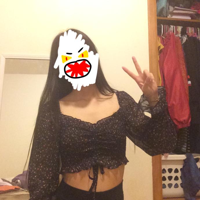 Crop top again (I dont know why 😂)
