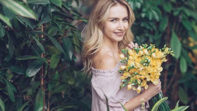 Are women more attractive if they appear delicate?