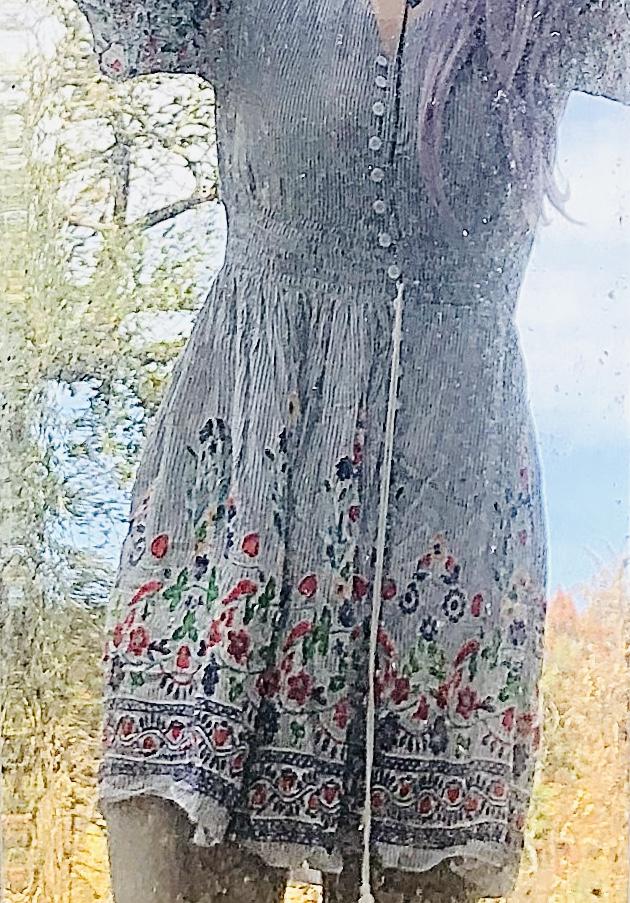 Yesterday, several cars with rambunctious -mixed gender-passengers, drove by Calling loudly to me. I could not tell if it was positive or negative🤔?