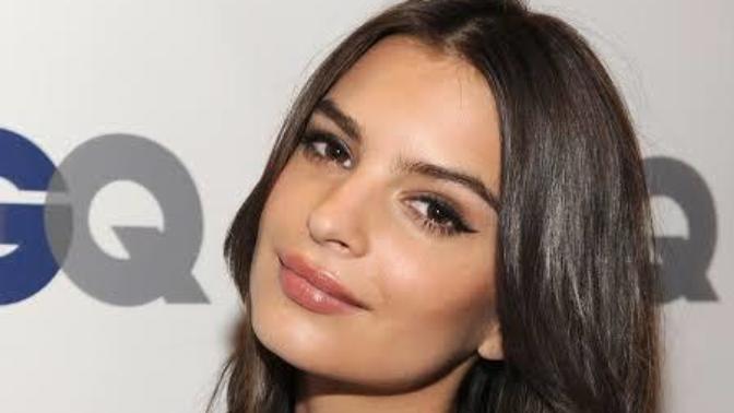 How do Emily ratajkowski look?