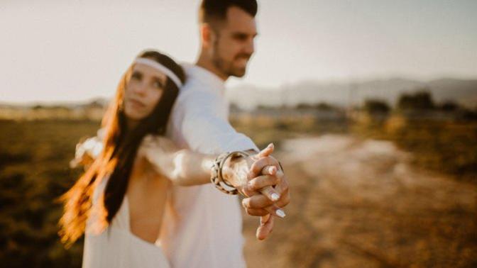 How do I get a loyal boyfriend?