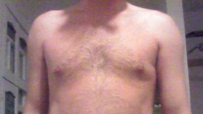 Girls, girls, does , my boyfriend body type look cute to everyone or nah?