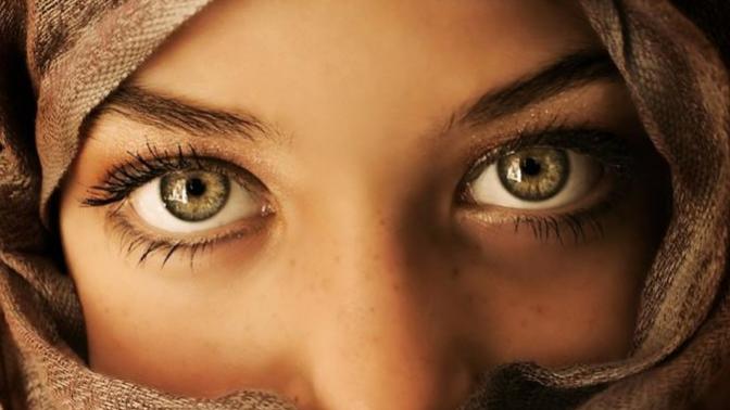 GIRLS/GUYS What does a very long gaze mean to you?