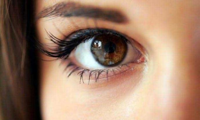 Which eye color do you prefer?