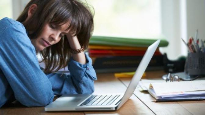 Is anyone struggling doing school online?