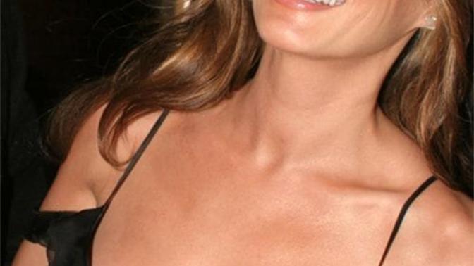 Would you have an affair with Melania Trump if she was hitting on you hard?