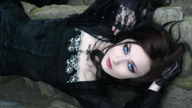 Question for the Alt/Goth/ ladies: do you see it as annoying that some guys fetishsize your lifestyle?