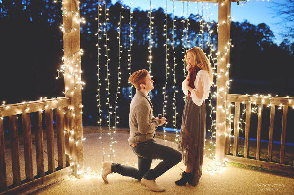 Guys, how would you propose to your woman?