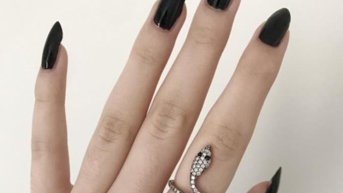 Do you like black nail polish?