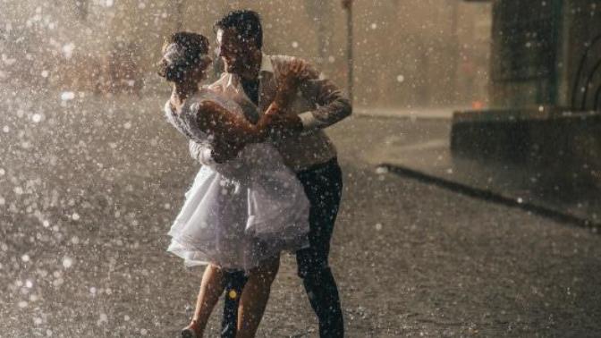 Do soulmates meet while dressed in their best attire?