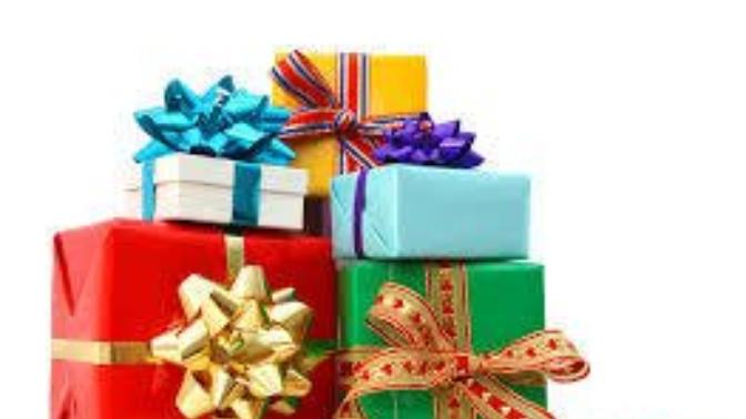 What kind of nice Christmas gift will you give to a woman who you dont know in person yet?