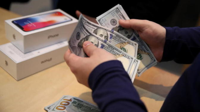 Are you one of the few people who buys a new smartphone only when it’s malfunctioning or can’t be fixed?