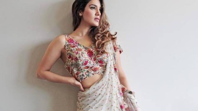 Guys and girls would you like a girl dressed in an Indian attire?