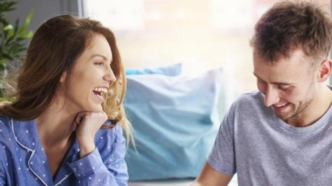 Guys, Would you feel uncomfortable if a woman you don't know gave you a compliment?