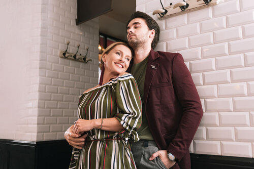 How likely do you think it is that a relationship could work out between a 43 year old woman and a 27 year old man?